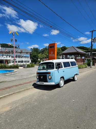 Volkswagen Kombi Escolar/50 Anos 1.4 MI Total Flex 2010