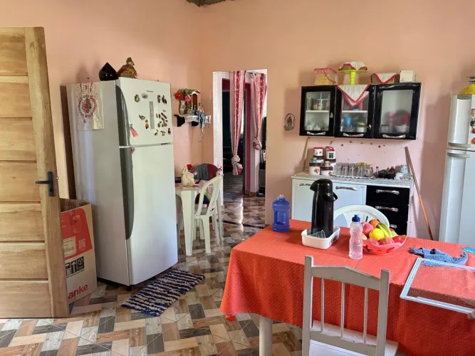 Terreno com 2 casas 