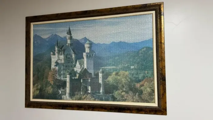 QUADRO DE QUEBRA CABEÇA - TEMA CASTELO - 3 MIL PEÇAS COM MOLDURA E VIDRO ANTI-REFLEXO