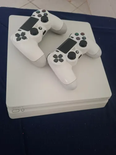 Vendo play 4 desbloqueado impecável 