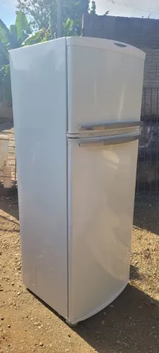 Vendo geladeira brastemp frost free usada funcionando perfeitamente entrego chama 