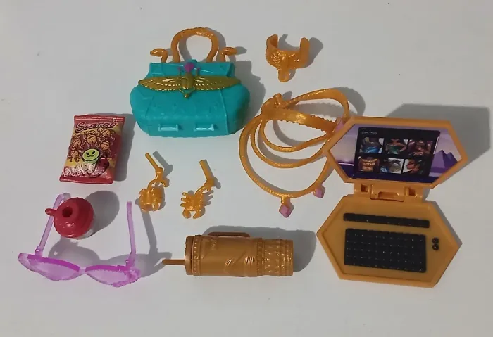 LOTE ACESSORIOS BONECA MONSTER HIGH NEFERA DE NILE BRINCOS BOLSA CINTO PRESILHA OCULOS