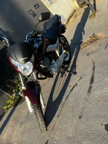 Vendo Titan 2011 esd