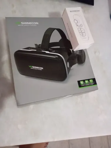 Óculos de realidade virtual com controle