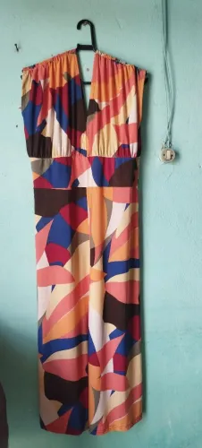 VESTIDOS//SAIAS E BLUSA
