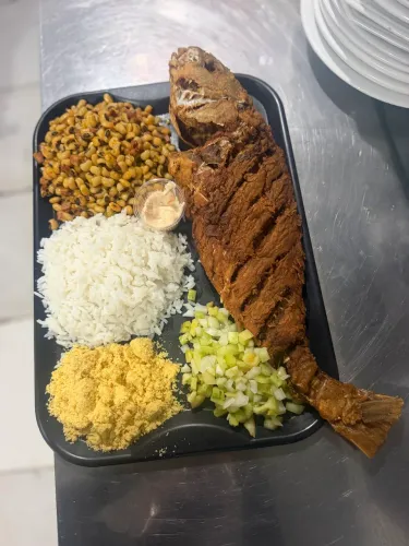 Vaga para cozinha de barraca de praia (cozinheira)