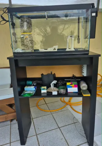 Vendo aquário completo 