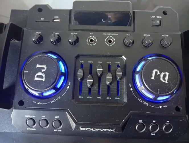 Torre de som polyvox 1100 watts