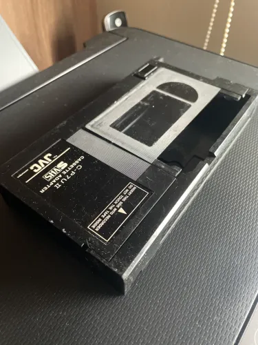 Adaptador para fitas VHS-C