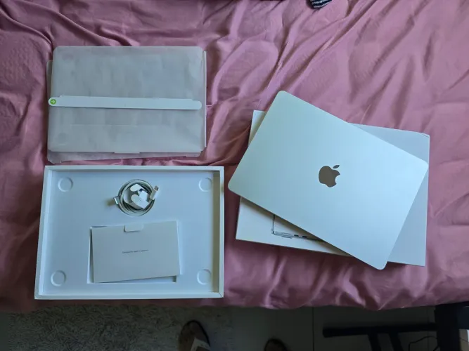 MacBook Air M3 8gb 256gb + Apple Care Plus