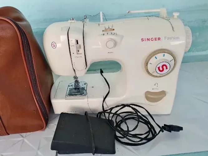 Máquina Singer Fashion 