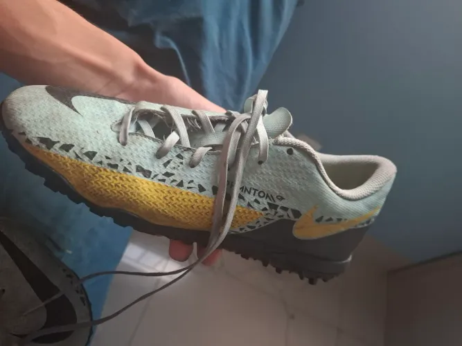 Chuteira Nike tamanho 39 