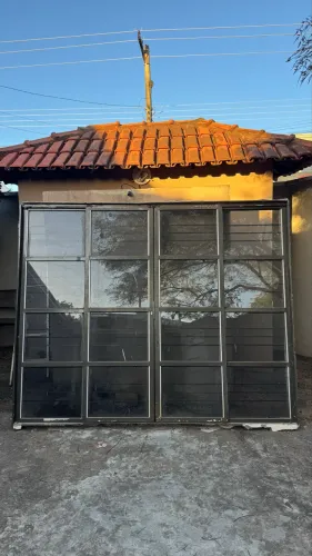 Porta de Correr de Ferro com Vidro - 4 Folhas - 2,60 x 2,10 m