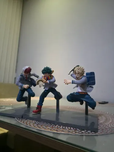 ACTION FIGURE