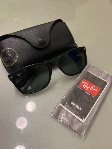 Ray-Ban RB2132 New Wayfarer Original + Case