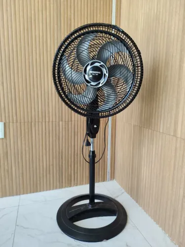 Ventilador de pé