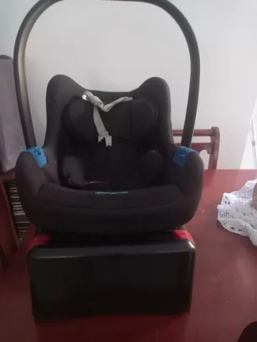 Cadeirinha RN + base para o carro