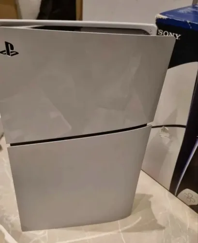 PlayStation 5   Chama no *