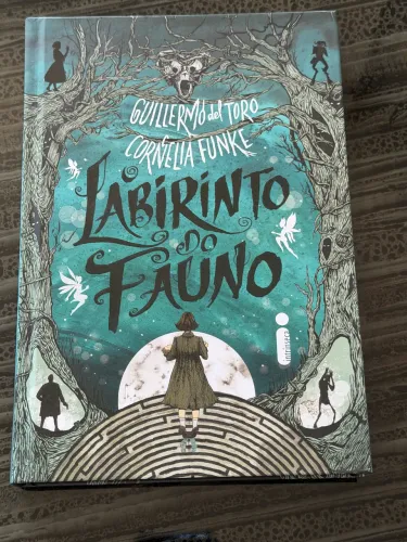 Livro O Labirinto do Fauno de Guilhermo del Toro e Cornelia Funke Capa dura