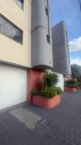 Alugo APTO bairro UMUARAMA em frente a veterinária da Ufu