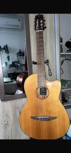 Violão Clássico Yamaha NCX1, Tampo Solido Sitka Spruce,Laterais e fundo em Nato/Okume.