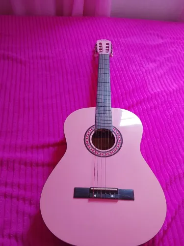 Vende-se ou troco por Teclado de música