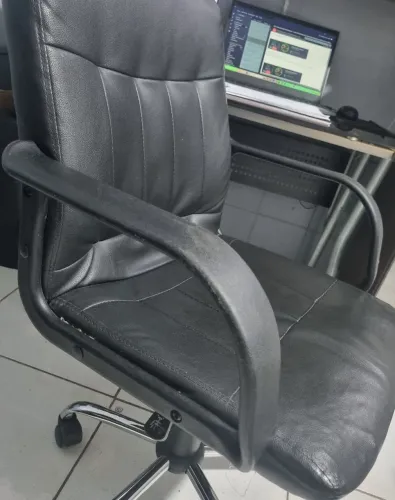 Móveis escritório, mesa e cadeiras
