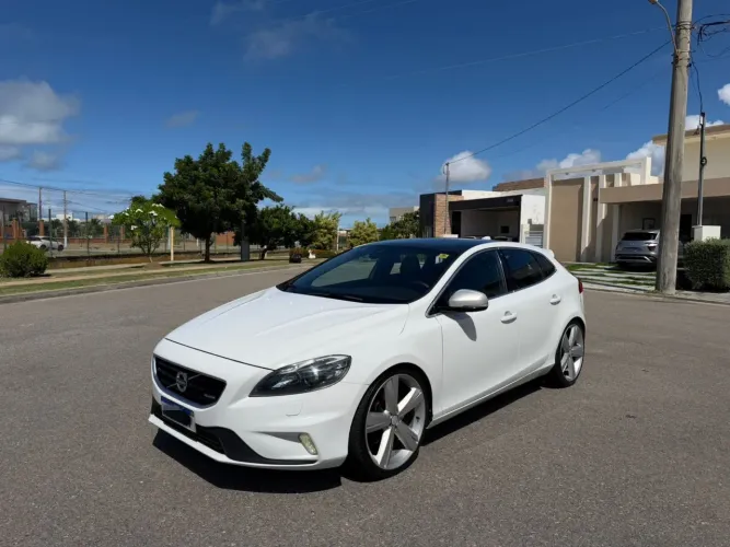 Volvo V40 T-5 R-design 2.0 Aut. 2014