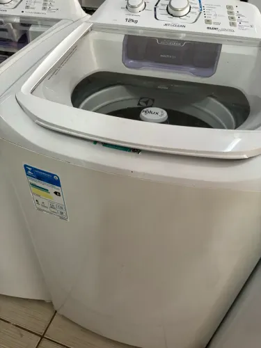 Máquina de lavar Electrolux 12 kgs semi novo
