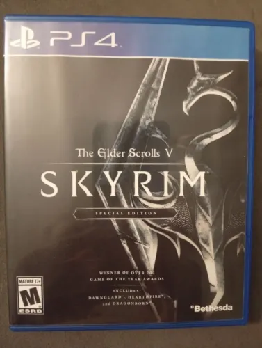 Skyrim edição de aniversário PS4.