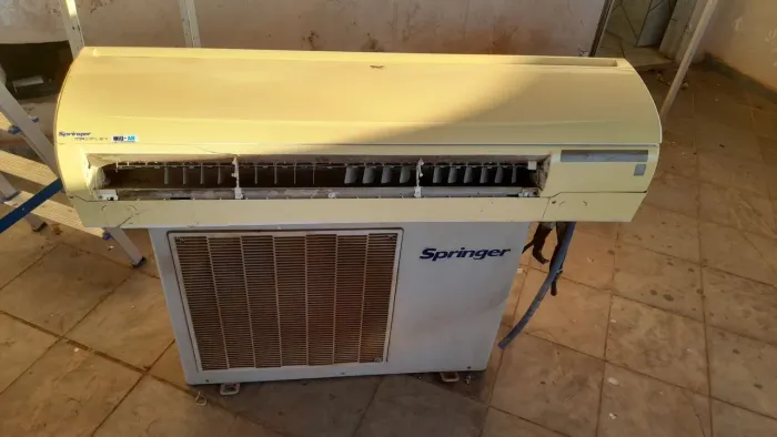 Ar condicionado springer 30.000 btus 600,00 com a placa queimada 