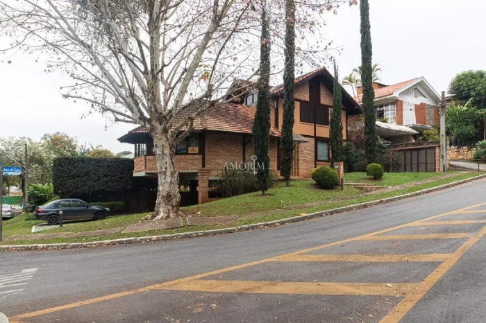 CASA PARA LOCAÇÃO EM ALPHAVILLE RESIDENCIAL 1 COM 4 SUÍTES, 6 BANHEIROS E 4 VAGAS PARA CAR