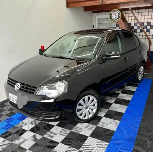 Volkswagen Polo Sedan 1.6 MI Total Flex 8V 4P 2012