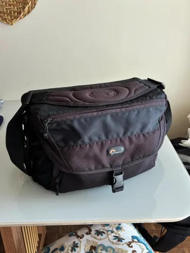 Bolsa para Fotografia Lowe Pro Nova 200 AW em ótimo estado