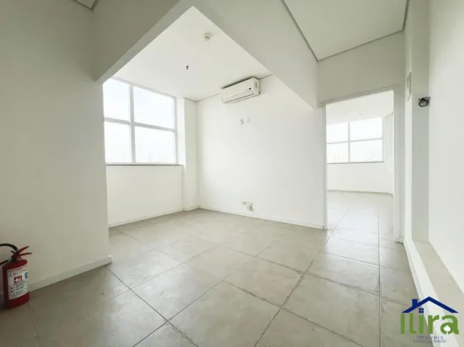 Sala Em Predio Comercial Para Locacao de 240 Mts., Recepcao, 3 Banheiros, Centro de Osasco