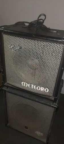 Caixa Amplificadora Linha/modelo: Super Keyboard QX200 / QX-200 Two Reverb