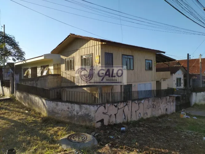 Casa para Locação em Curitiba, Tingui, 2 dormitórios, 1 banheiro, 2 vagas