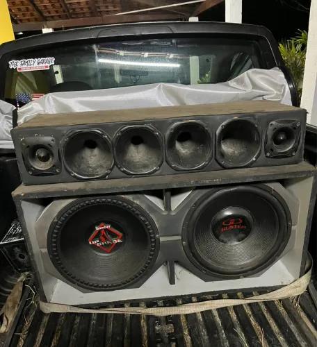 Vendo som automotivo