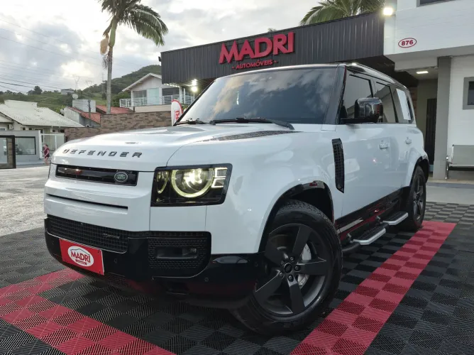Land Rover Defender 110 D300 HSE Mhev DIE AUT 2023