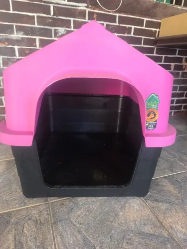 Casinha de cachorro (plástico)