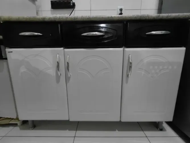 Cozinha de Aço Bertolini - Balcão com Tampo + Armário Aéreo com Vidro