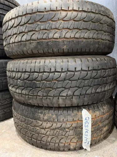 Pneus 265/65/17 marca Michelin semi novo