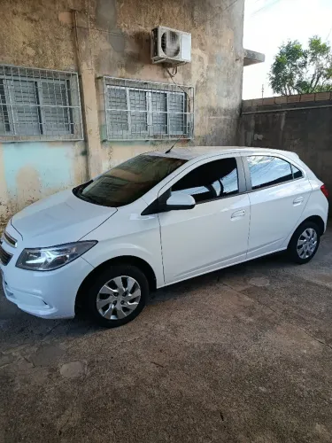 Chevrolet Onix Hatch LT 1.0 8V Flexpower 5P Mec. 2015