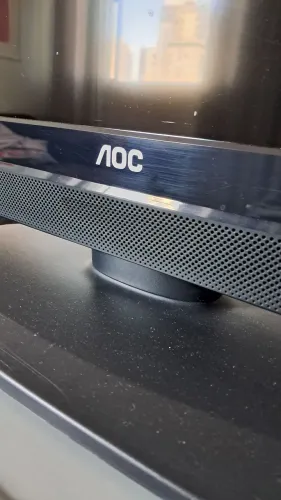 TV 32 AOC
