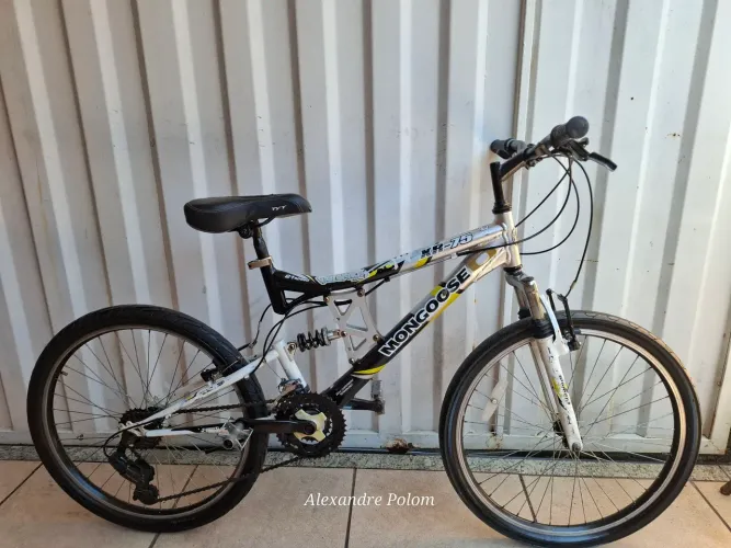 BICICLETA MONGOOSE FULL SUSPENSION ALUMÍNIO ARO 24 / 21 MARCHAS SHIMANO.(POSSO ENTREGAR)<br>