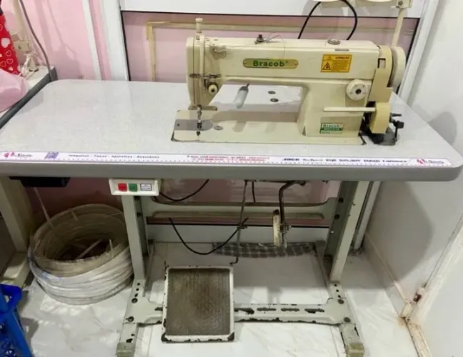 Máquina de costura Reta industrial