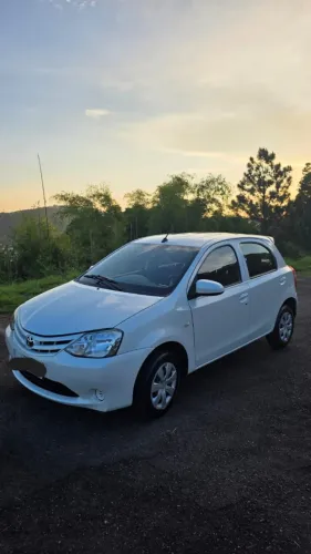 Toyota Etios X 1.3 Flex 16V 5P Mec. 2017