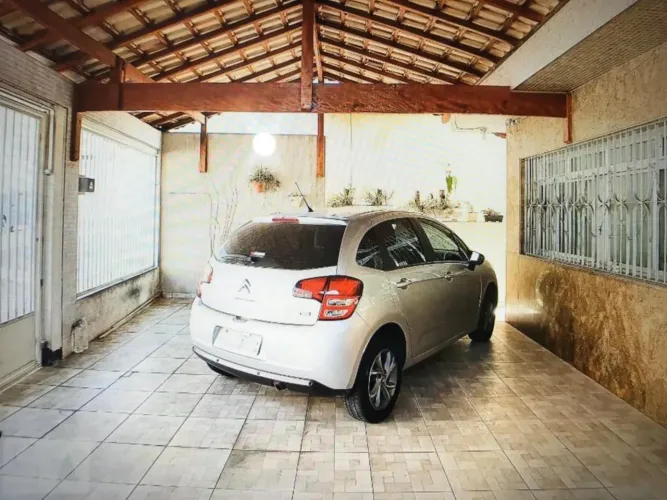 Casa para venda com 168 metros quadrados com 2 quartos em Penha estuda proposta