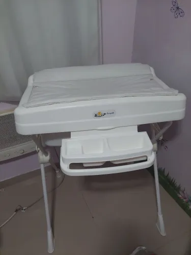 Banheira de Bebê Burigotto com Suporte e Trocador 
