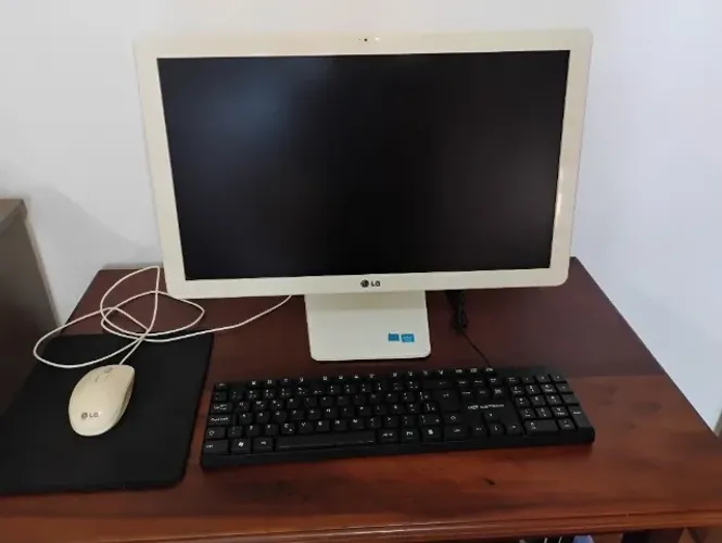 COMPUTADOR LG ALL IN ON 22V 240 4,00 GB 500 HD